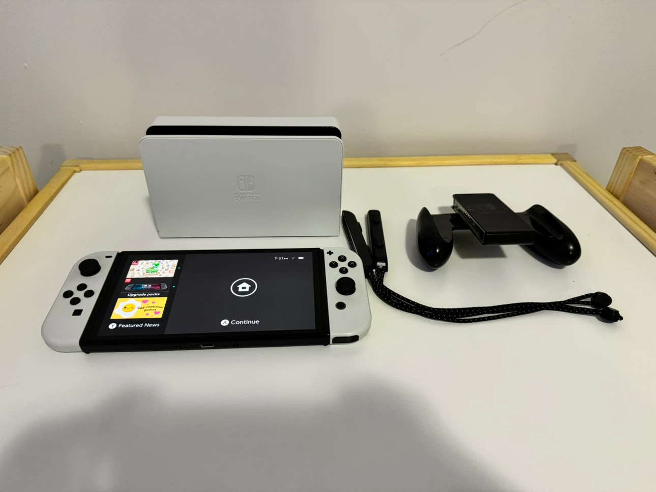 Nintendo Switch OLED - photo 3