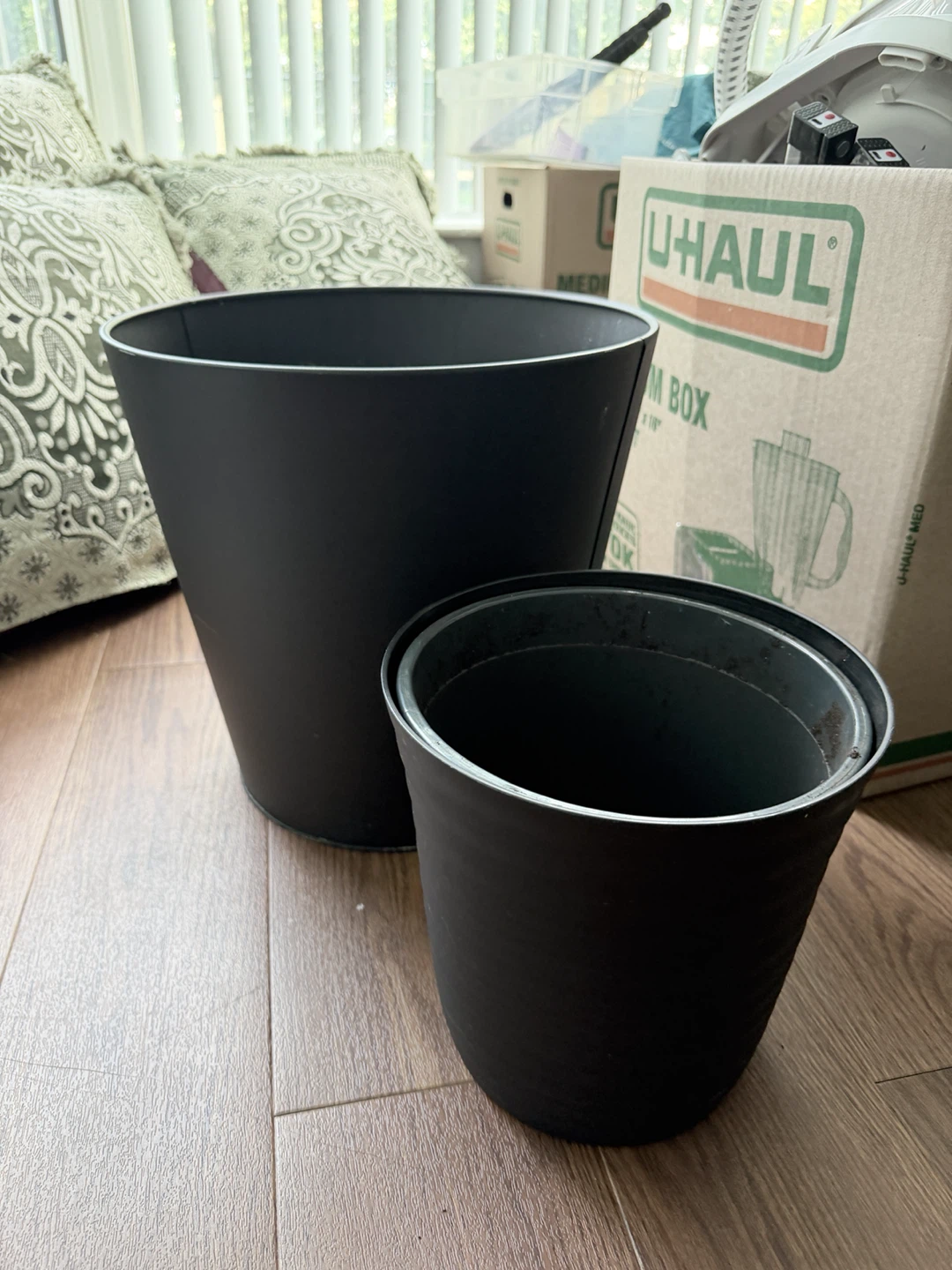 Set of 2 Black Planters One Metal / One Plastic