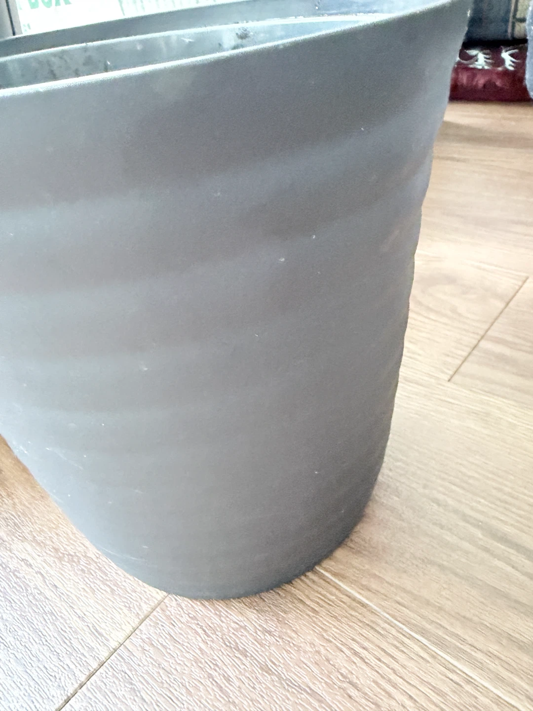 Set of 2 Black Planters One Metal / One Plastic - photo 4
