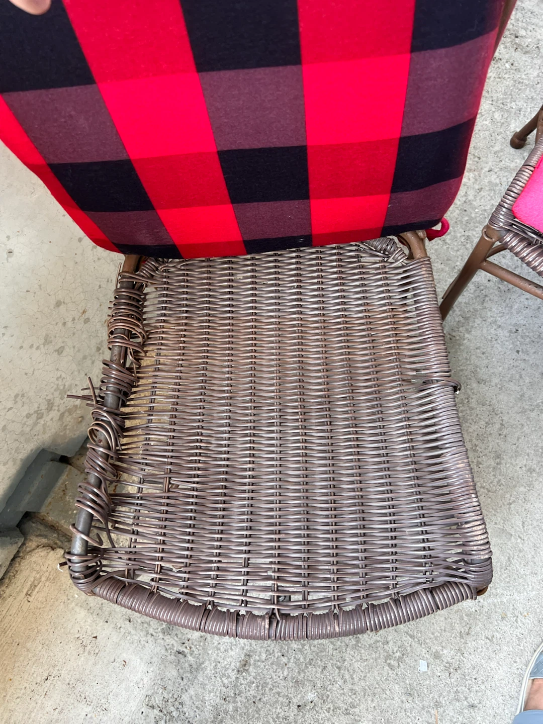 Wicker Outdoor Chair with Mosaic Back - photo 2