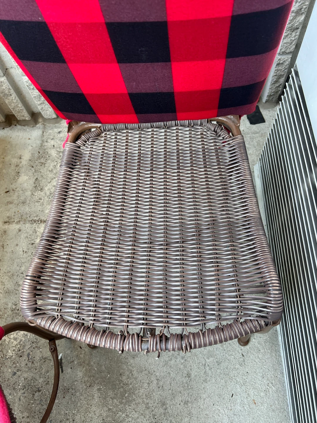 Wicker Outdoor Chair with Mosaic Back - photo 3