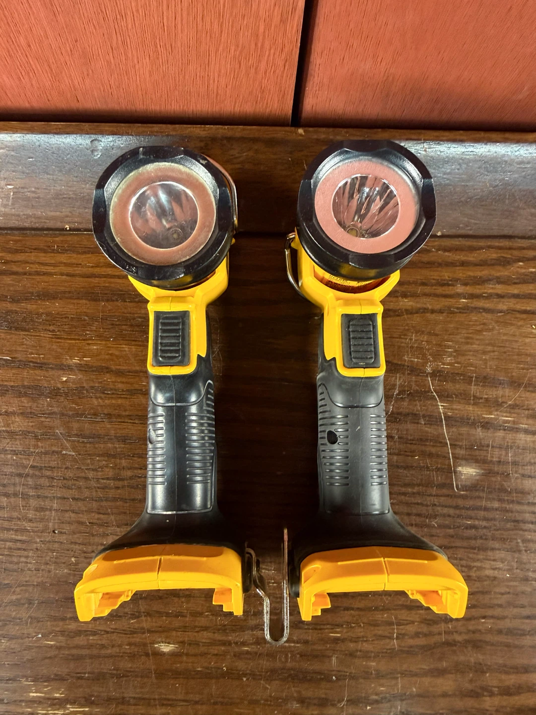 DEWALT 20V MAX Lithium-Ion Cordless LED Work Light DCL040 - photo 3