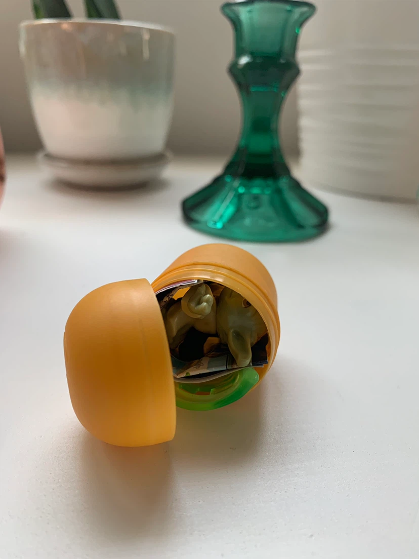 New!  Kinder egg Star Wars Yoda figurine