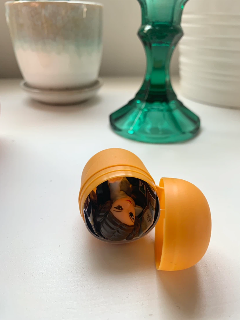 New!  Kinder egg Star Wars Princess Leia figurine