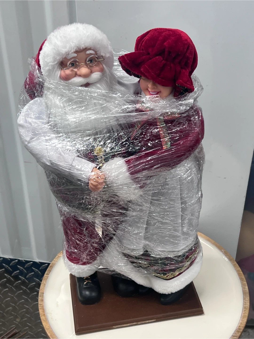 Santa Claus and Mrs. Claus Christmas Figurines