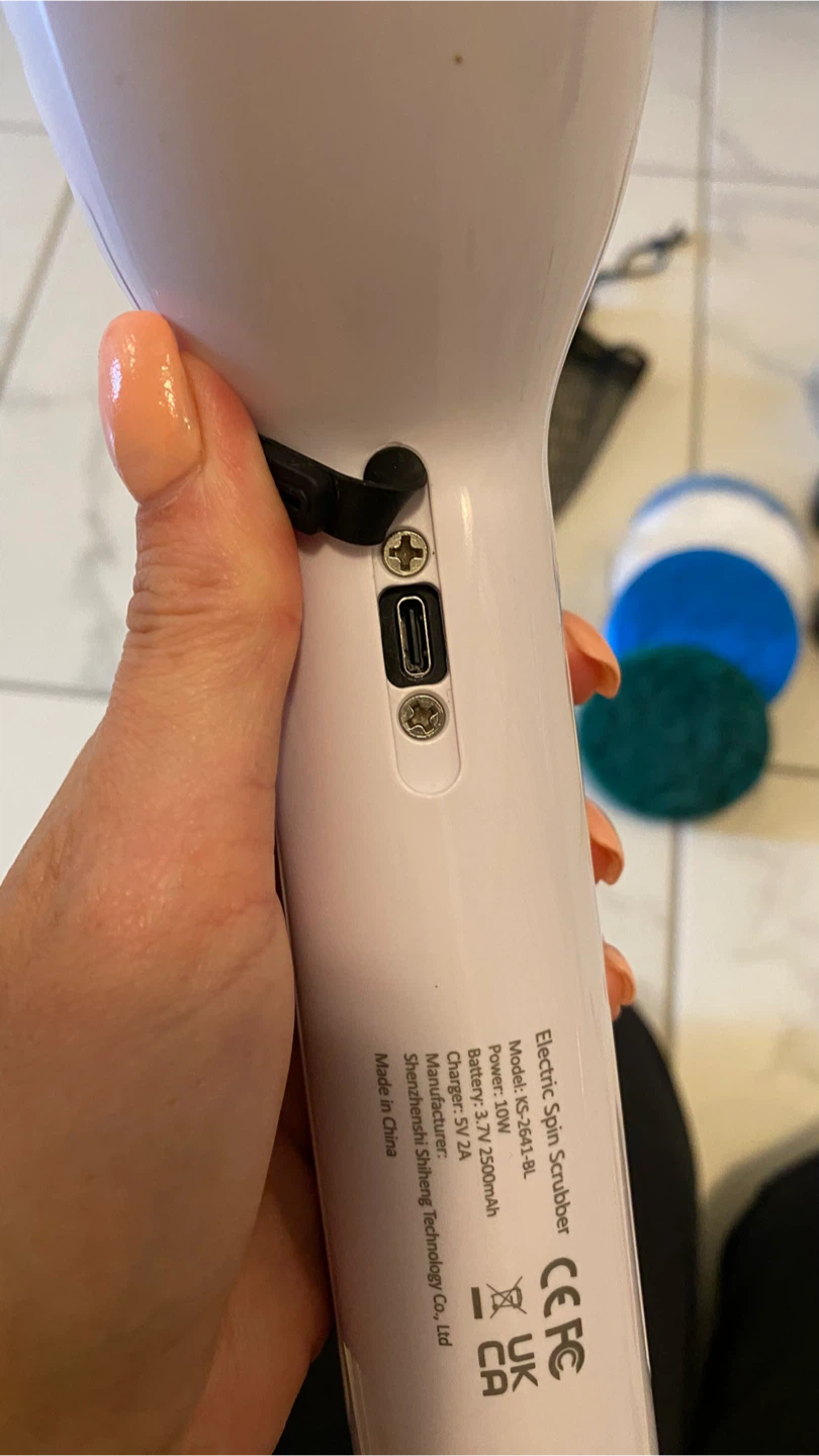 Hand held rechargeable scrubber - photo 2