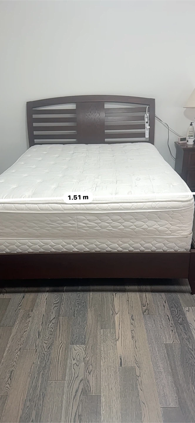 Mattress with wooden bed frame - photo 3