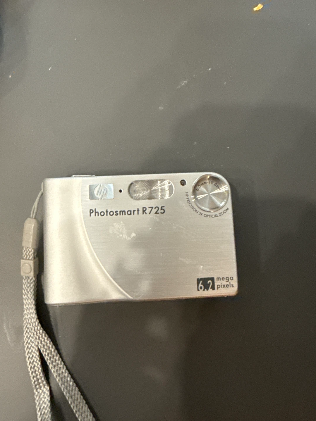 HP Photosmart R725 Digital Camera