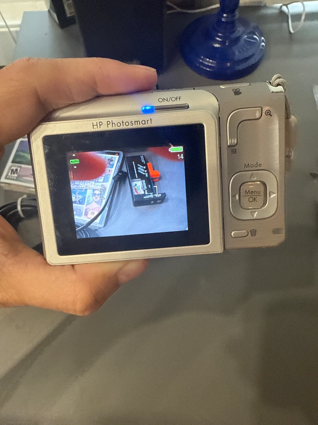 HP Photosmart R725 Digital Camera - photo 3