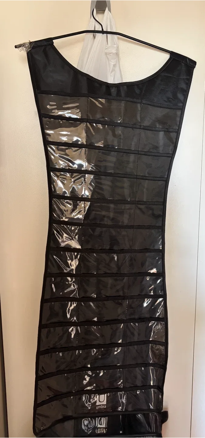 Umbra Black Hanging Jewelry Organizer