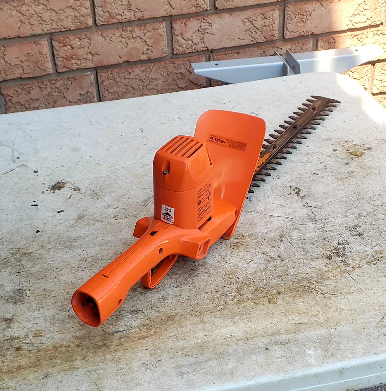 Black & Decker 16" Hedge Trimmer