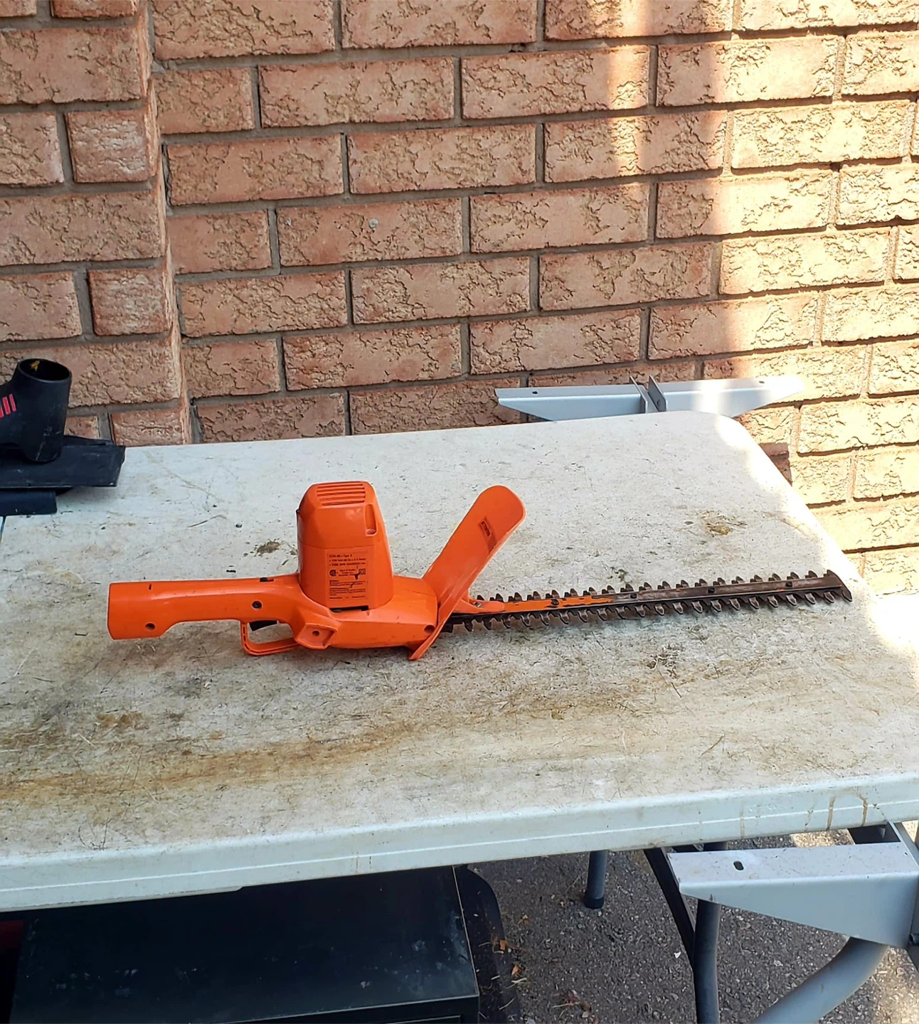 Black & Decker 16" Hedge Trimmer - photo 2