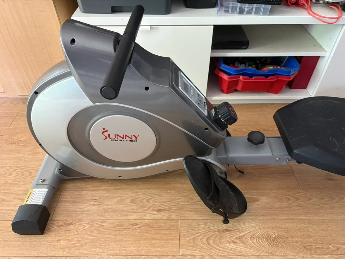 Sunny Health & Fitness Rowing Machine - photo 2