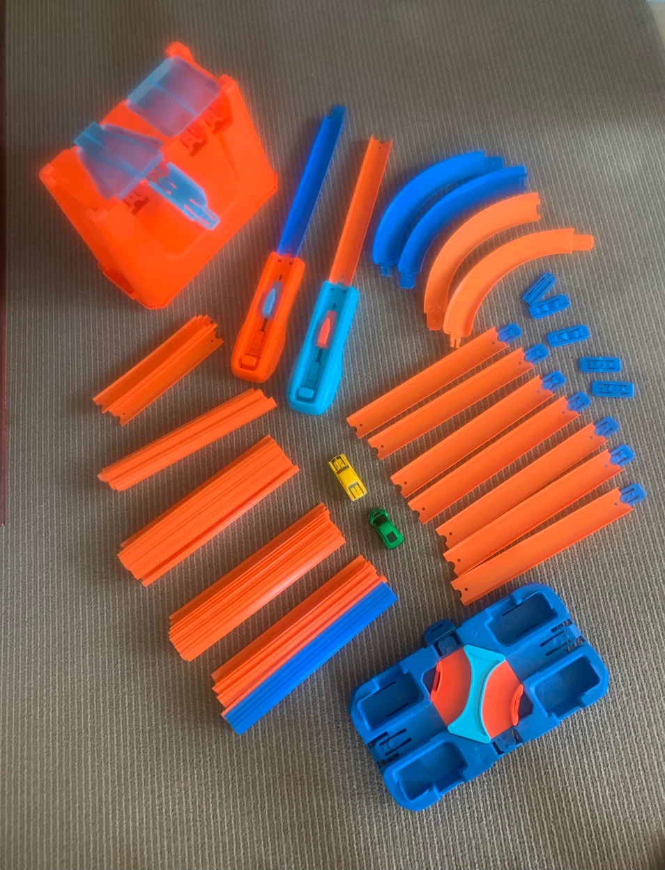 Hot Wheels Track Builder Set
