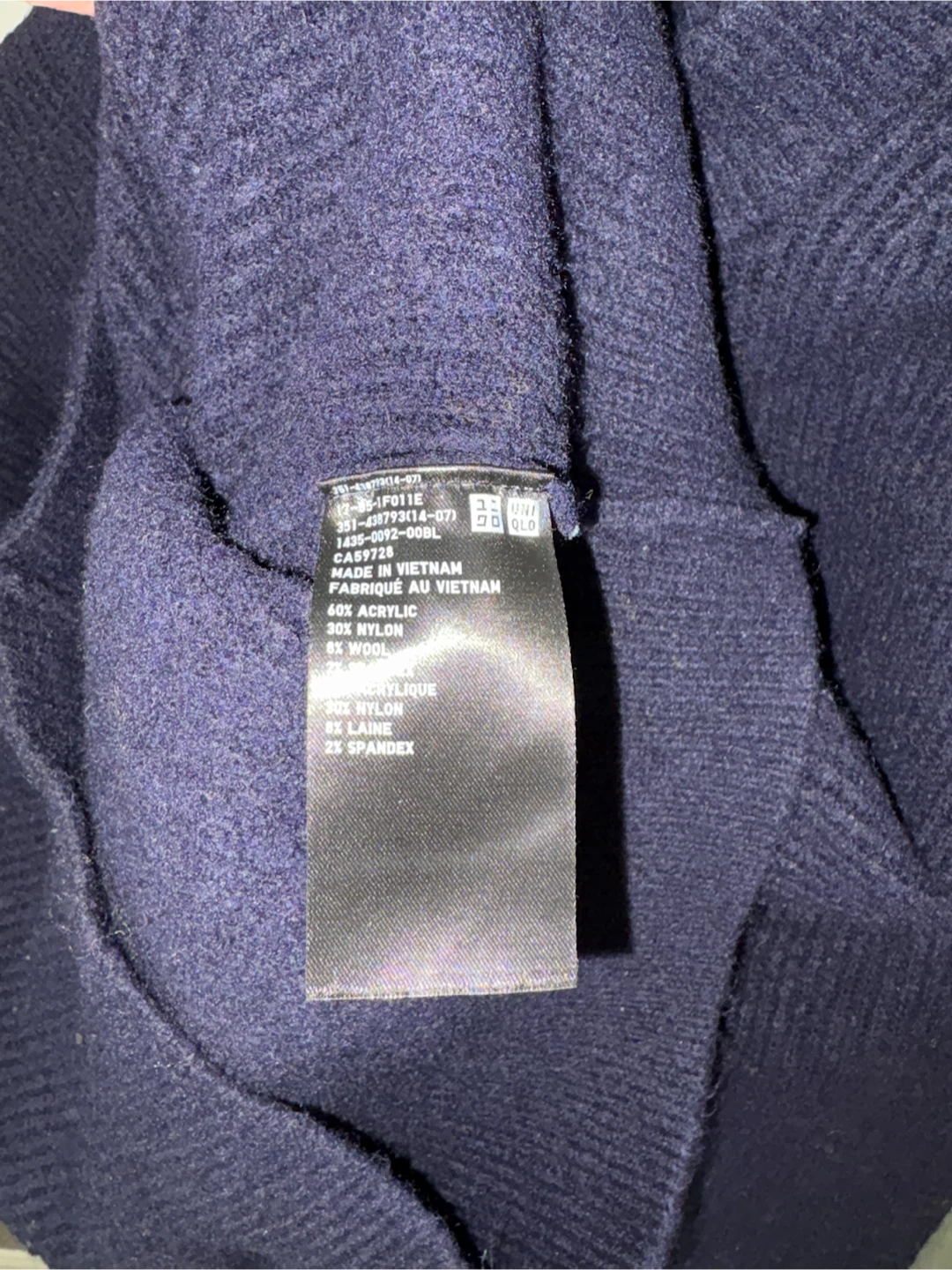 Uniqlo Crewneck Sweater - photo 3