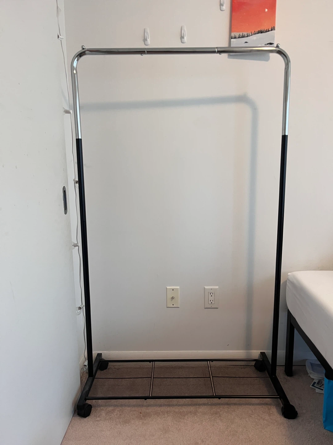 Clothes rack with wheels