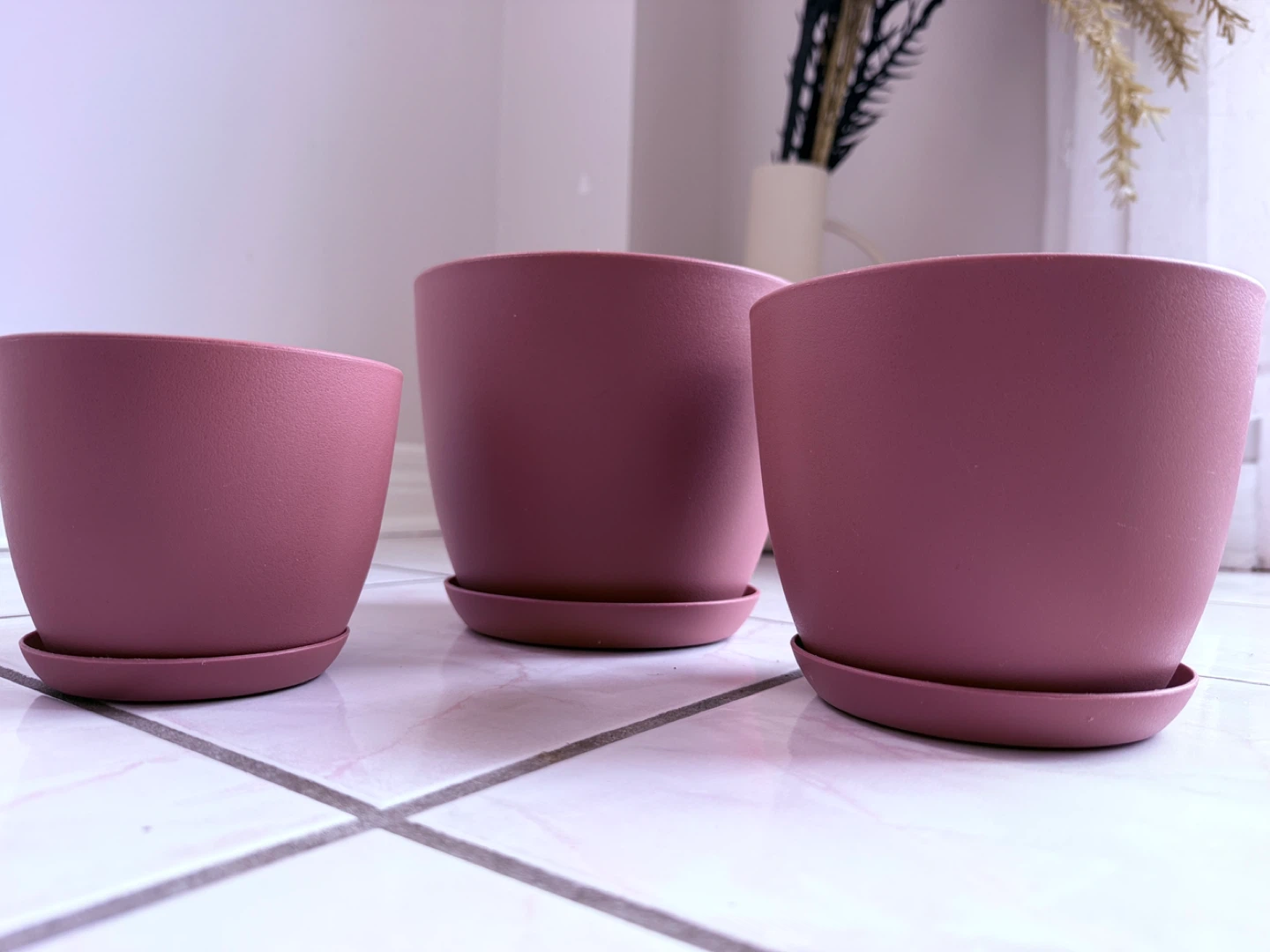 Set of 3 Pink Planters with Saucers - photo 2