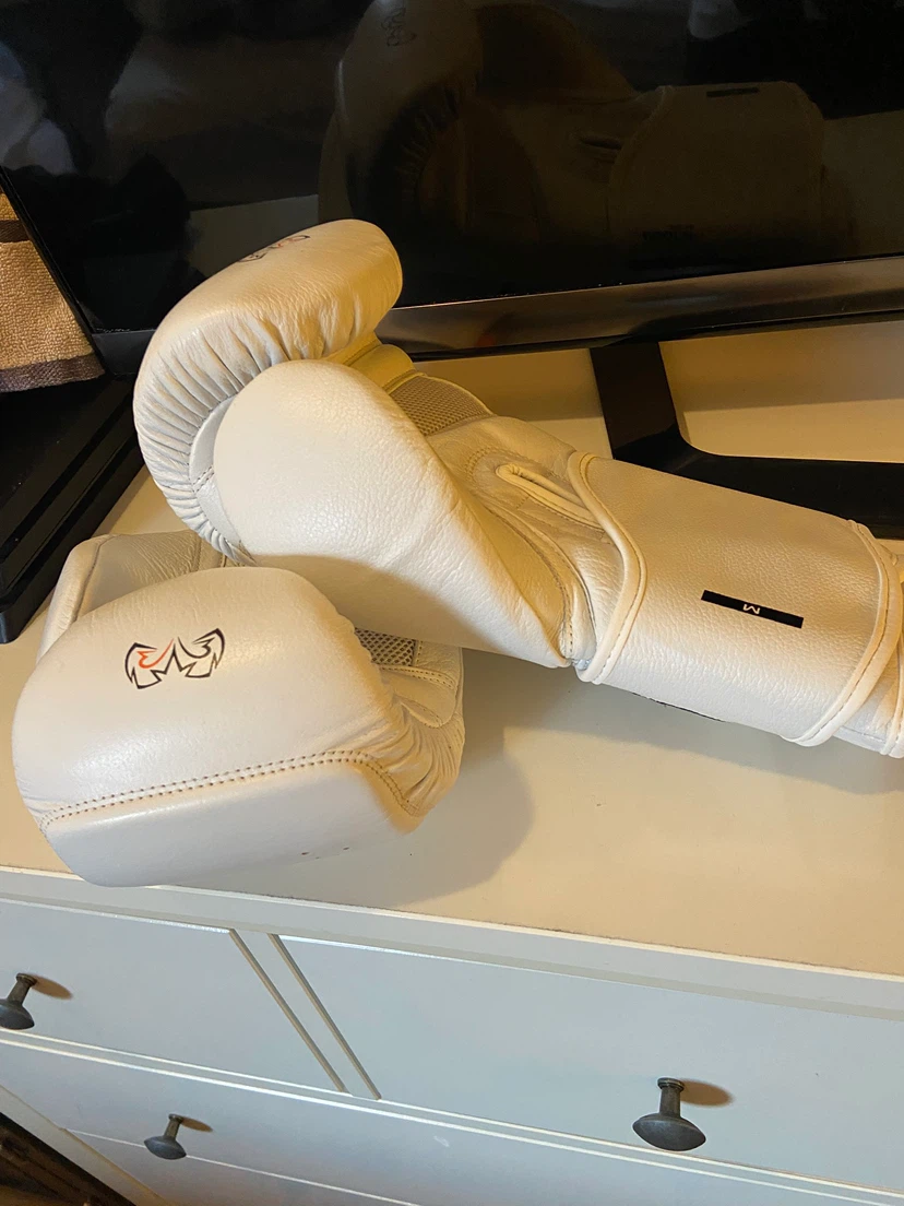 Rival Boxing Gloves Size M