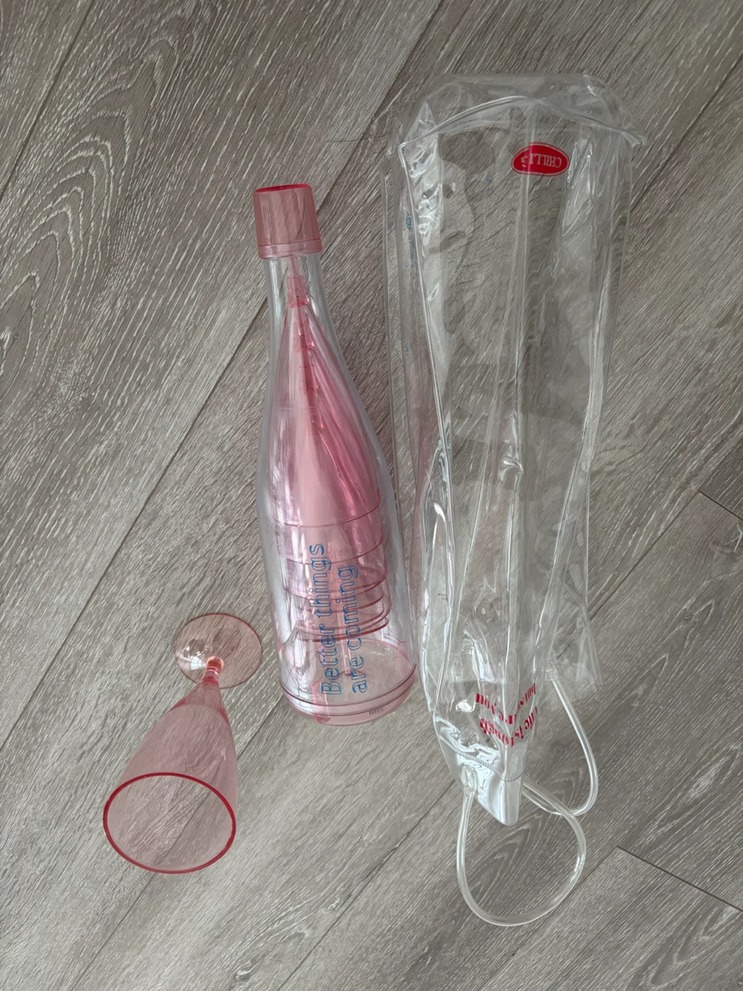 Pink 6-Cup Drink Caddy and 4 Plastic Champagne Flutes Set - photo 3