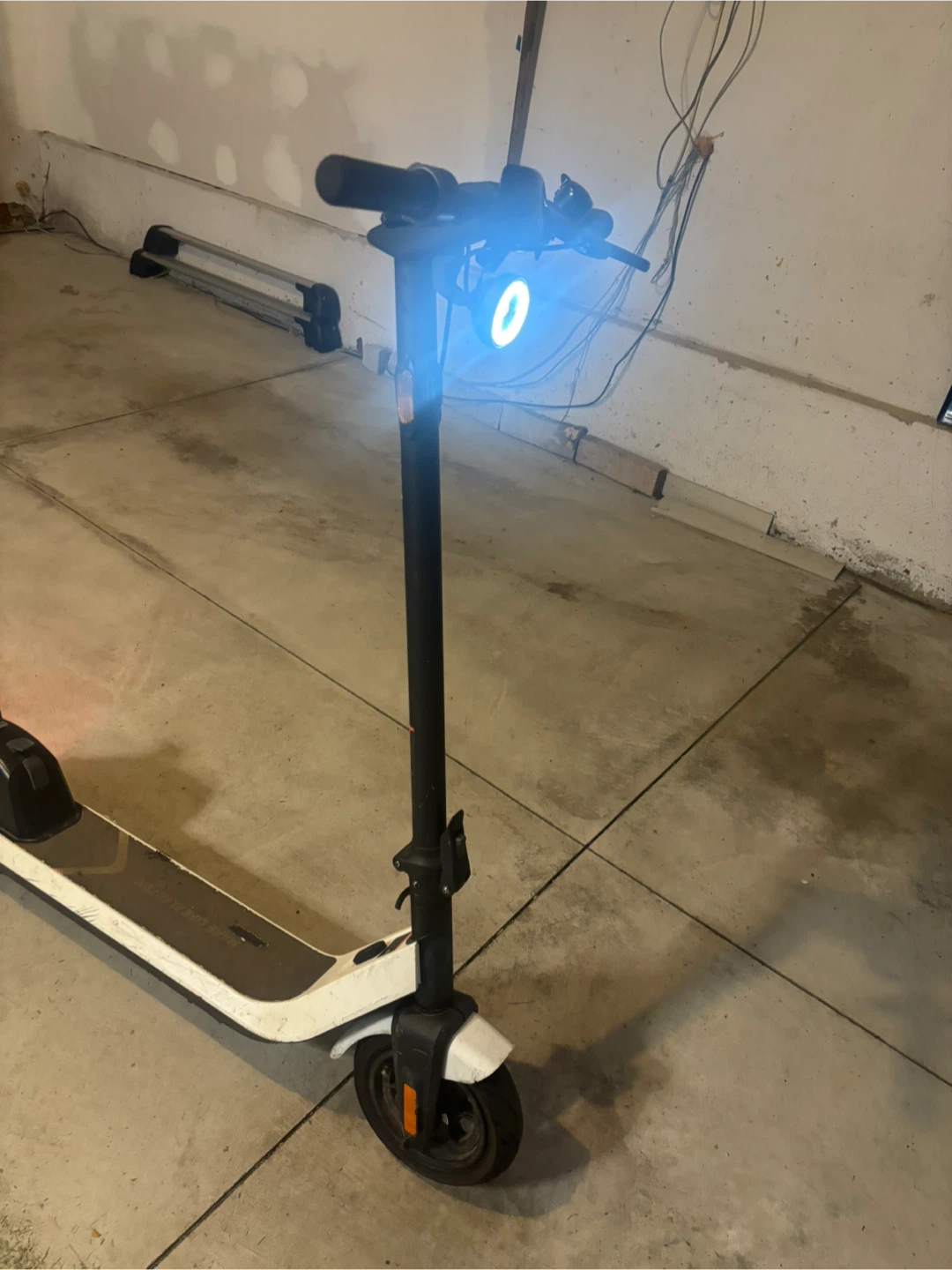 KQI2 electric scooter
