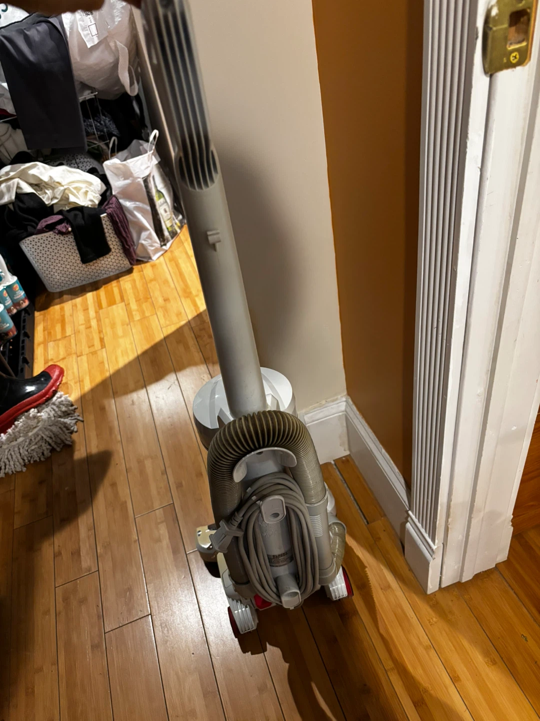 Black+Decker Air Swivel Vacuum Cleaner - photo 5