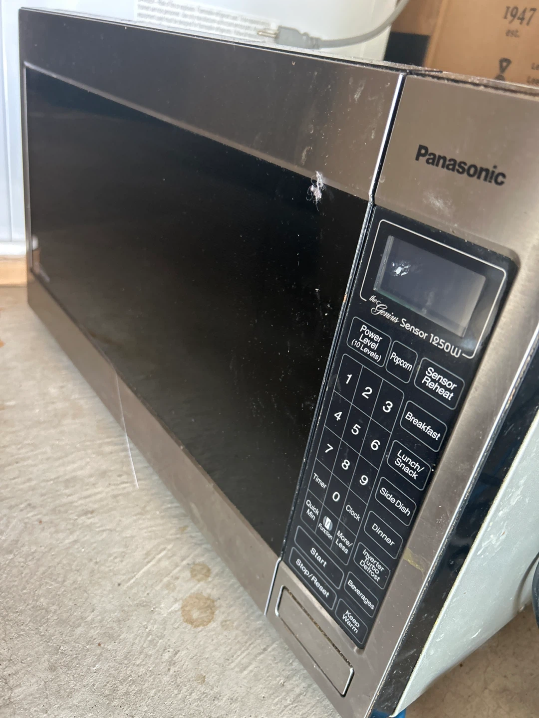 Panasonic "The Genius Sensor" 1250W Microwave - photo 2