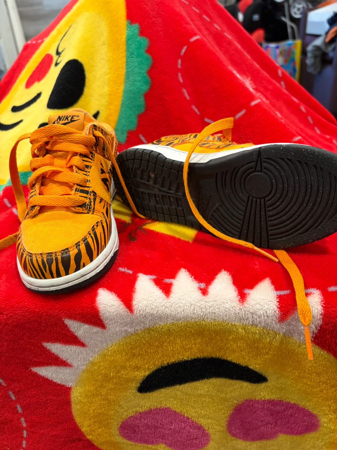 Nike Dunk Low Toddler Shoes Orange Tiger Print - photo 3