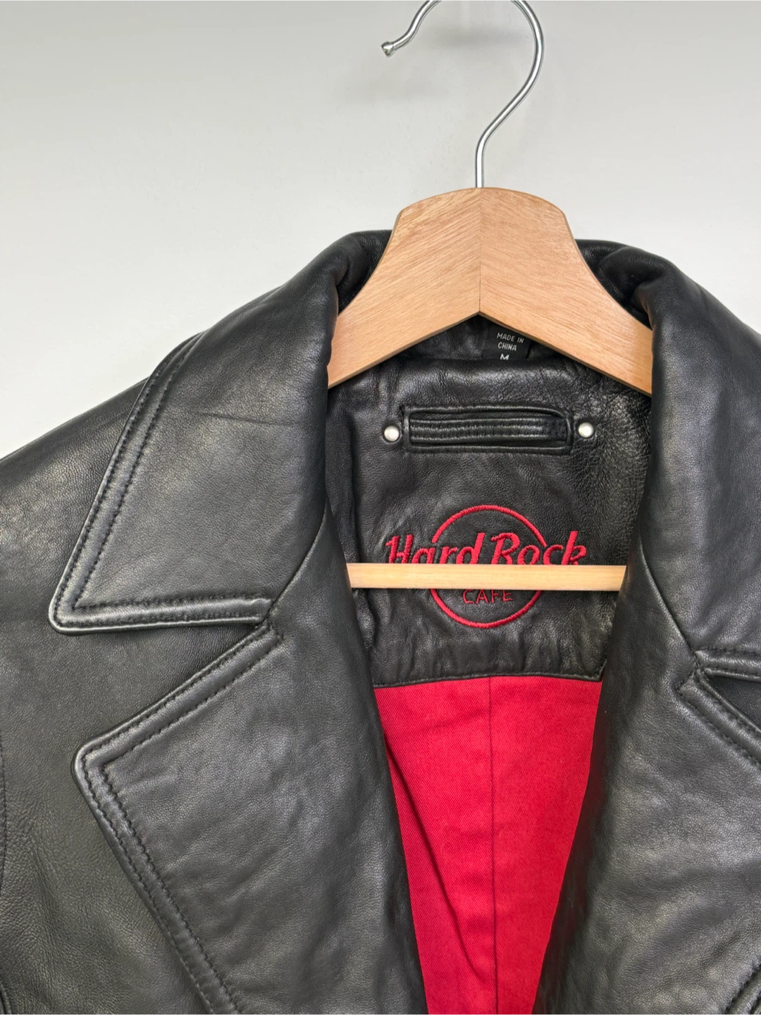 Black Hard Rock Cafe Leather Jacket - photo 2