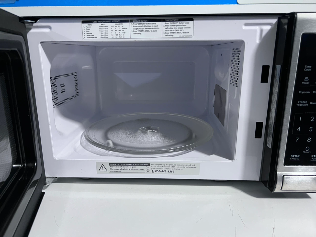 Black+Decker Microwave Oven - photo 4