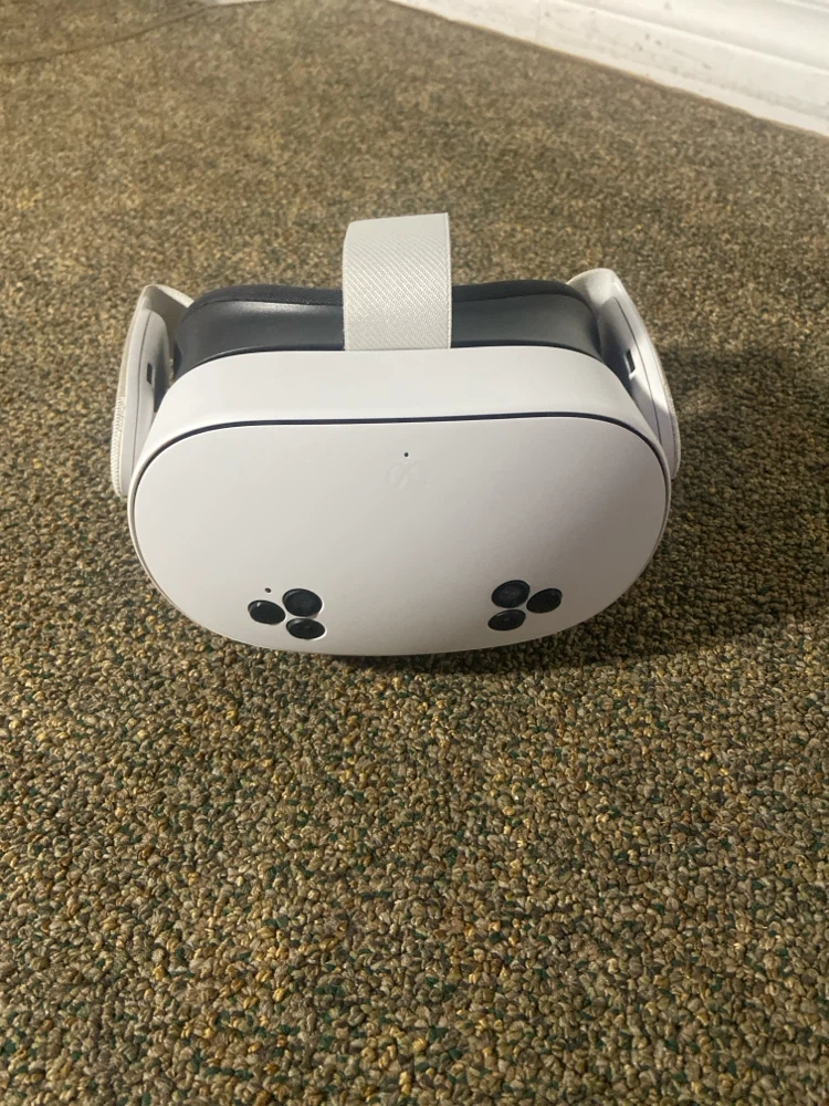 Meta Quest 3s VR Headset with Controllers - photo 3