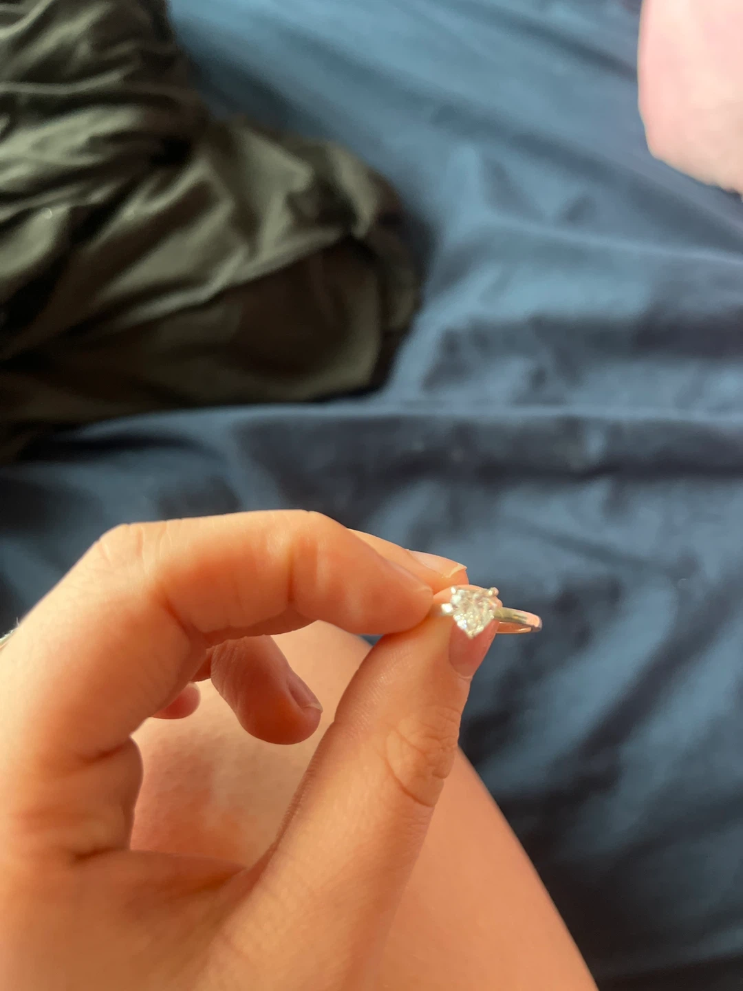 Heart-shaped engagement ring - photo 2
