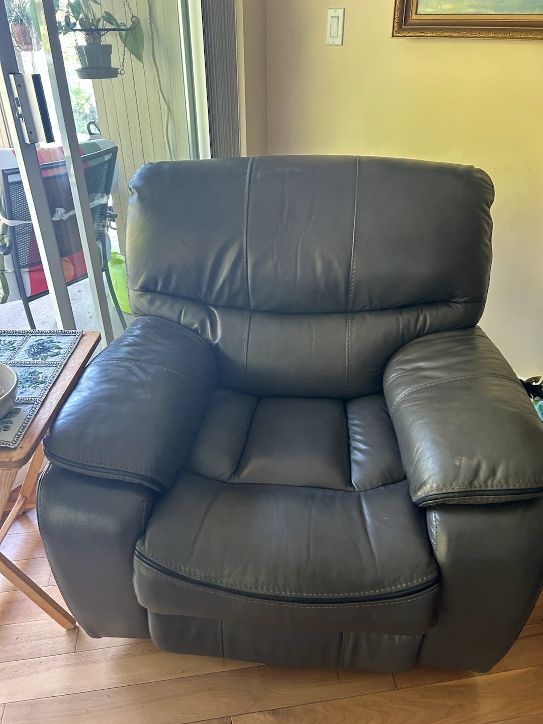Leather automatic chair and loveseat