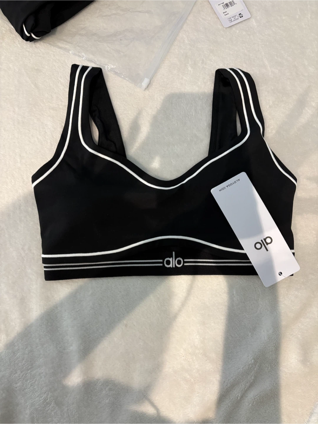 Alo Yoga Airbrush Heart Throb Bra Black Size S - photo 3