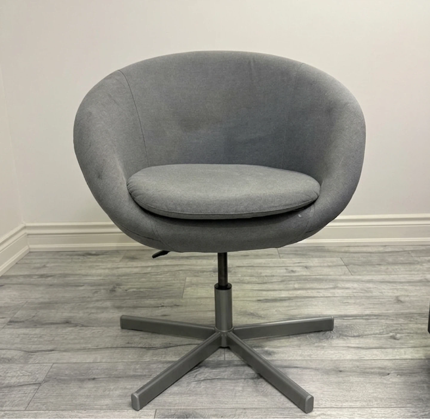Modern Grey Swivel Accent Chair – Adjustable Height