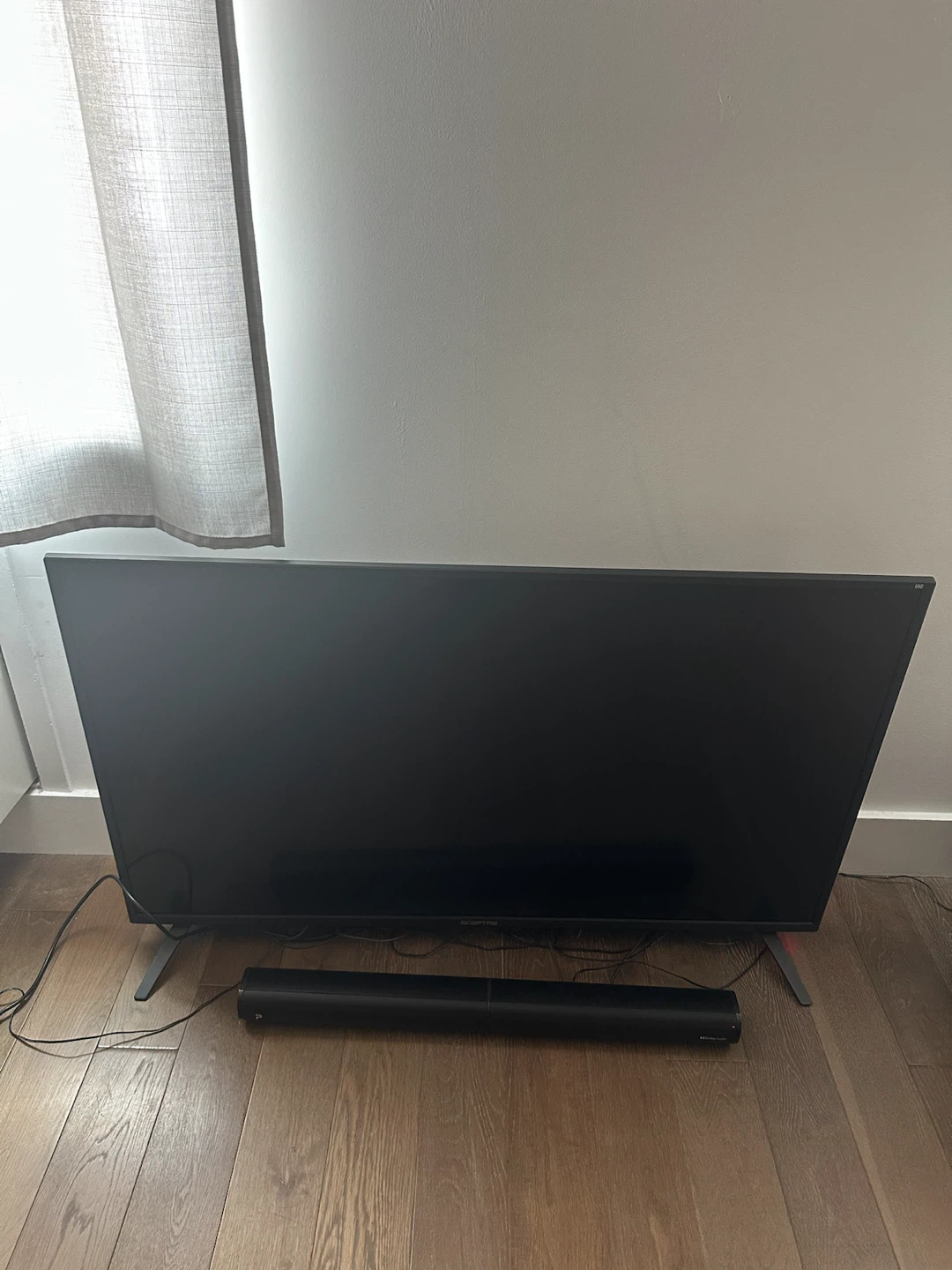 SCEPTRE 50 inch TV with Soundbar with Remotes
