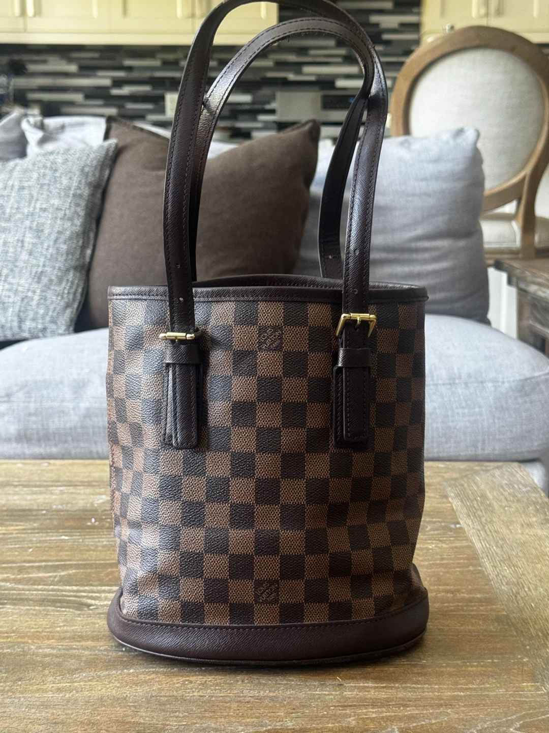 Authentic louis  Vuitton Damier ebene bucket bag