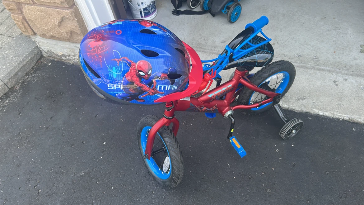 Spider-Man Kids Bike with Helmet - photo 2