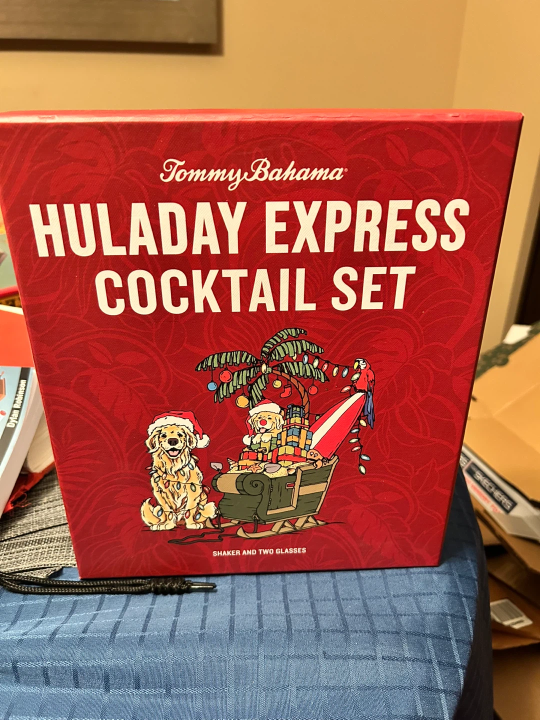 Tommy Bahama HULADAY EXPRESS Cocktail Set Shaker and 2 Glasses