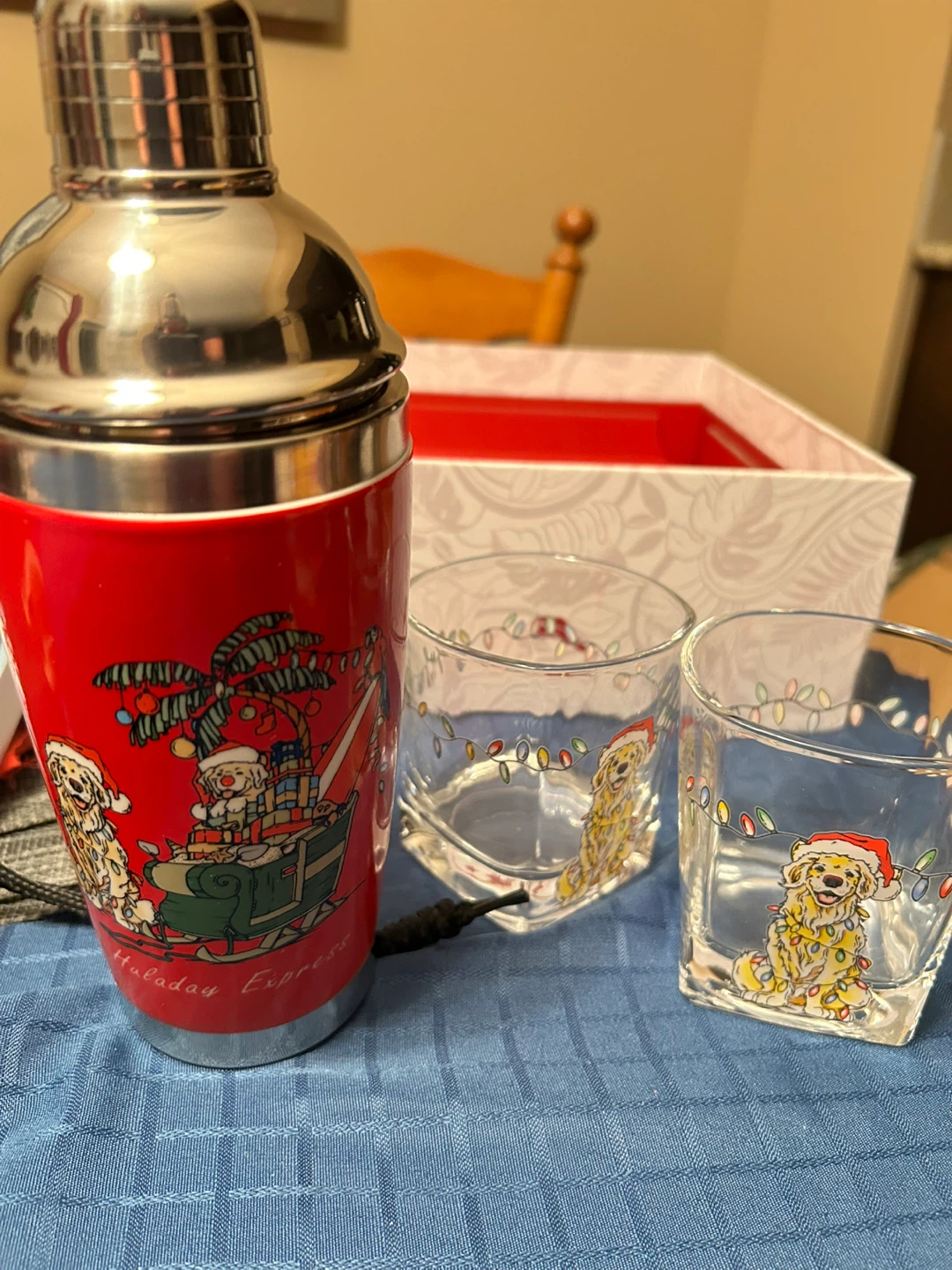 Tommy Bahama HULADAY EXPRESS Cocktail Set Shaker and 2 Glasses - photo 2