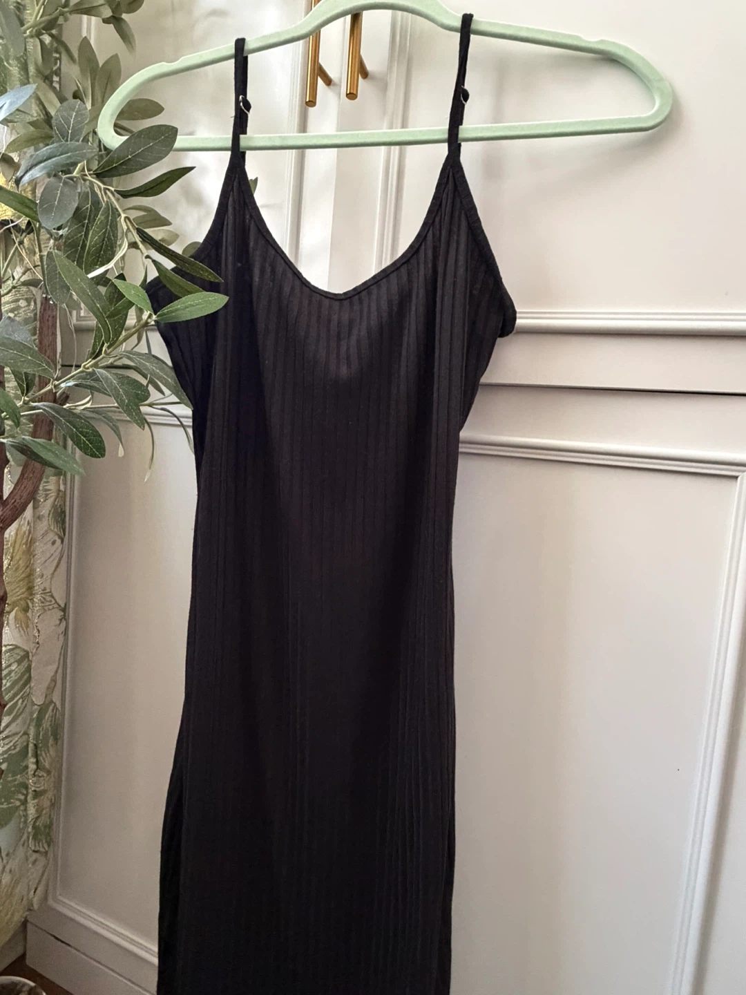 Black ribbed midi dress