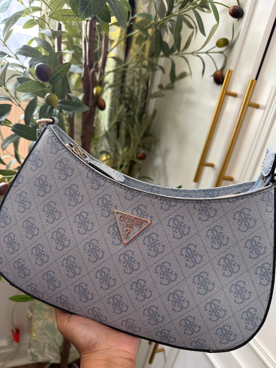 Guess Shoulder Bag