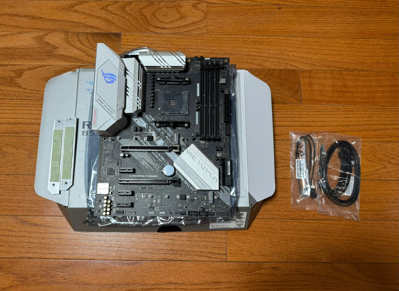 ASUS ROG B550-A STRIX AM4 AMD motherboard - photo 3