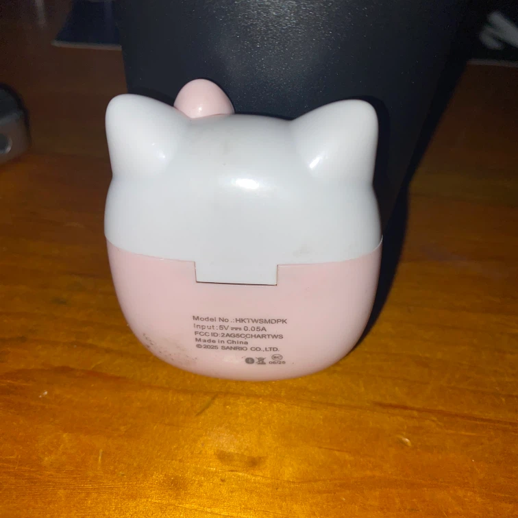 Hello Kitty AirPod Charger - photo 2