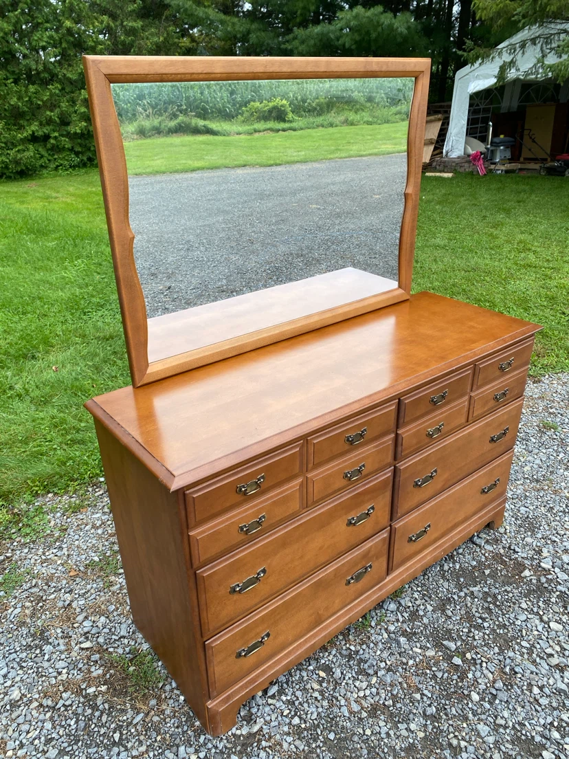 Drouin Solid Maple Dresser with Mirror (CAN DELIVER) - photo 3