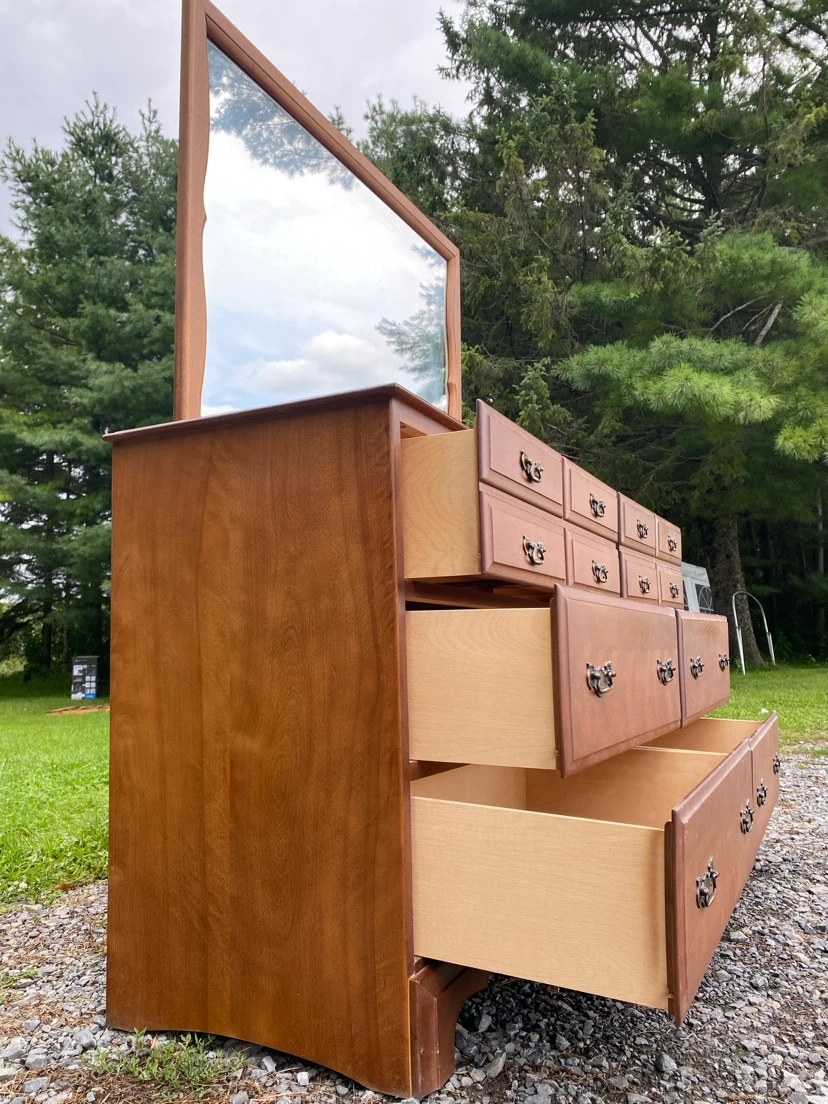 Drouin Solid Maple Dresser with Mirror (CAN DELIVER) - photo 4