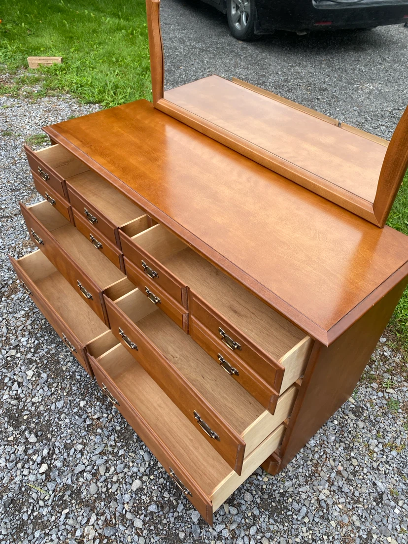 Drouin Solid Maple Dresser with Mirror (CAN DELIVER) - photo 5