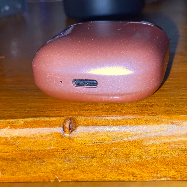 Rose Gold AirPod charger - photo 3