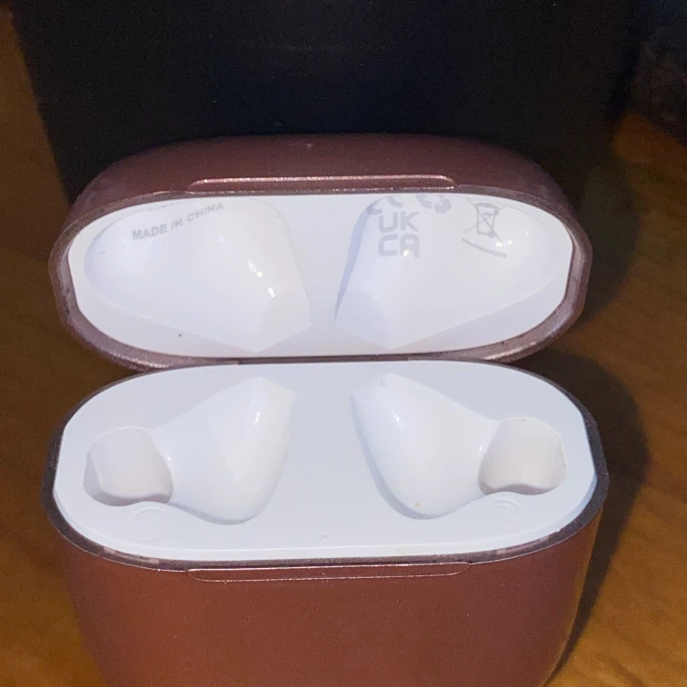 Rose Gold AirPod charger - photo 4