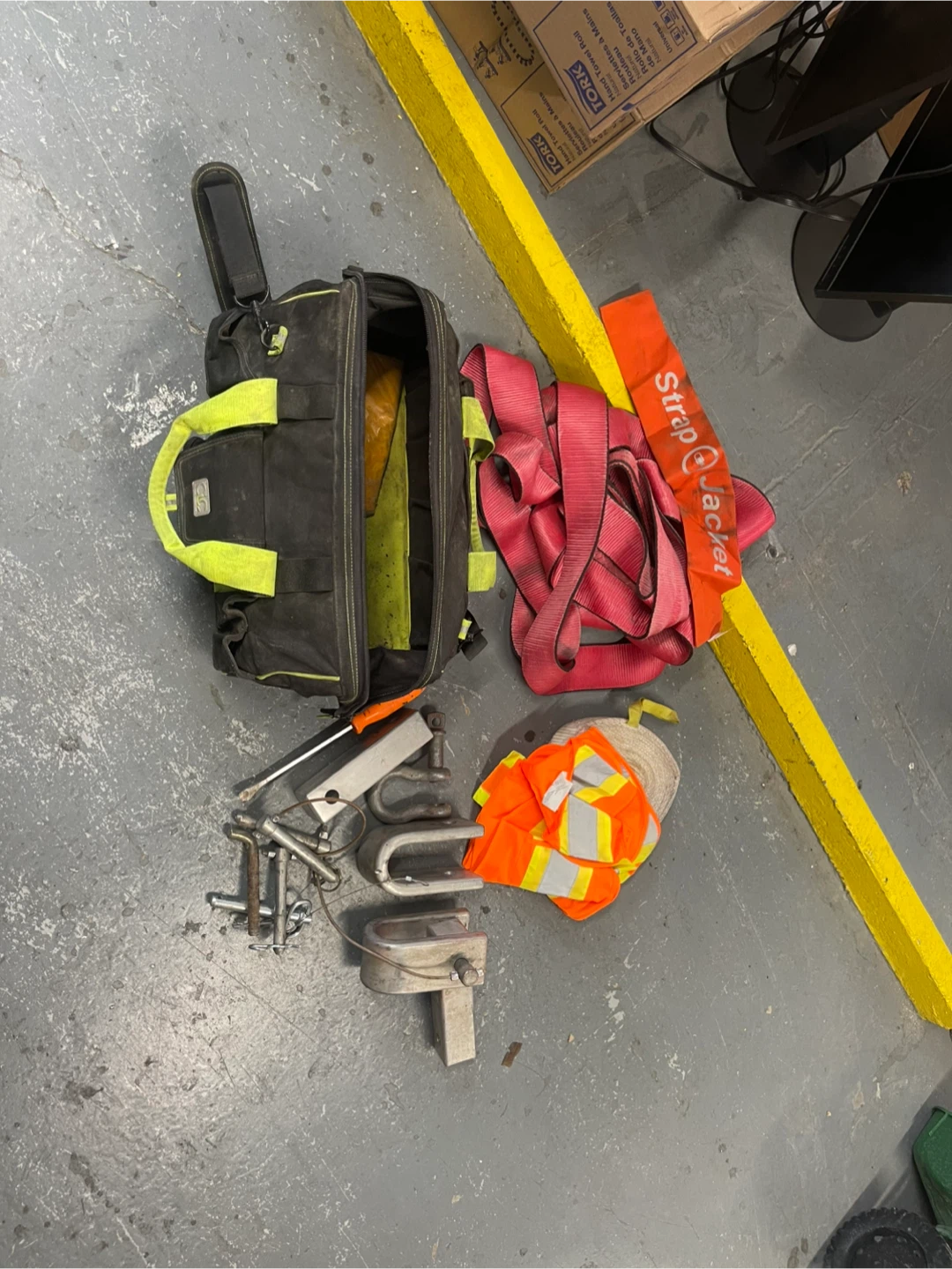 Ratchet Straps and u shape hitch accessories - photo 4