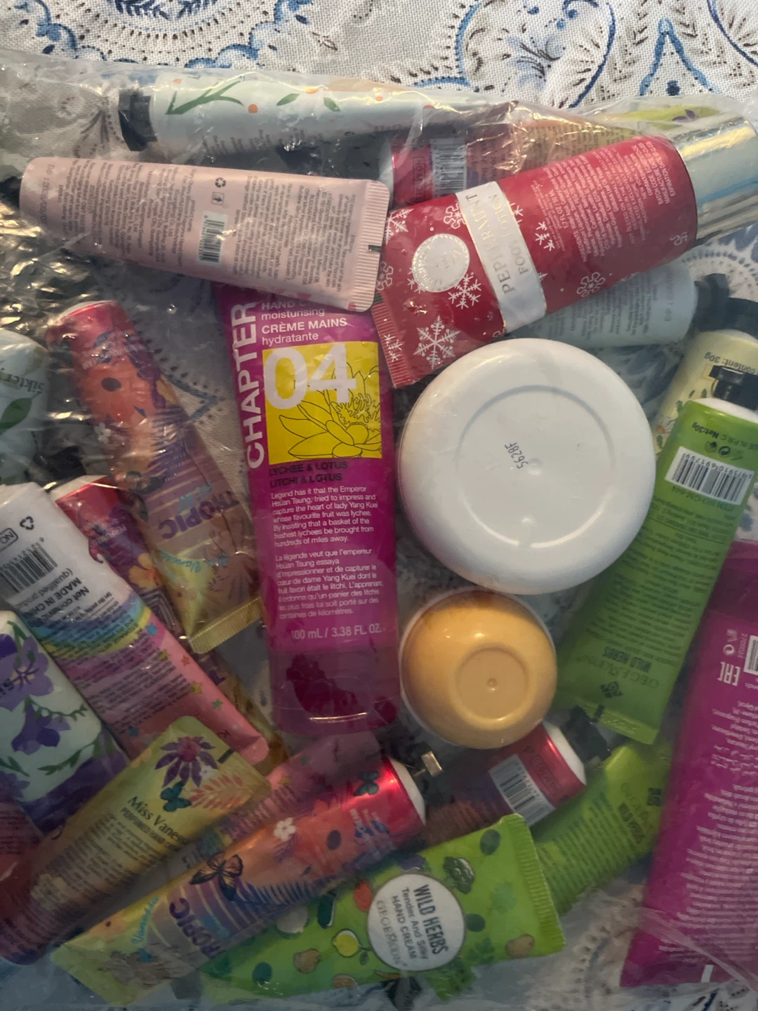 Lot of assorted hand creams and body care lotion - photo 3